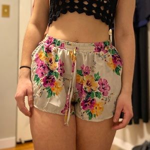 ⚡️ 2/$15 Flowy floral shorts